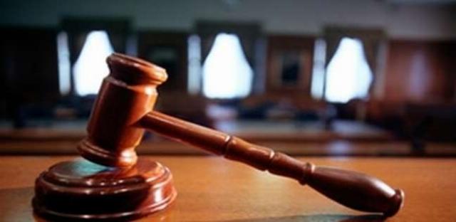 محاكمة 3 متهمين بـرشوة البترول... غدا