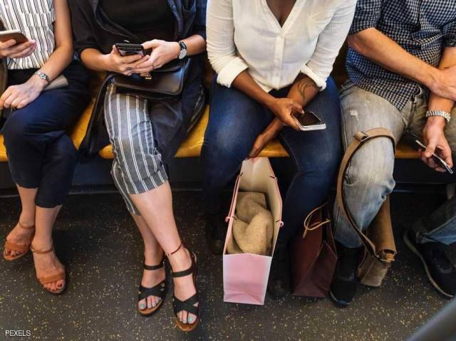 تحرق زوجها حيا.. والسبب ”كلمة سر” الهاتف