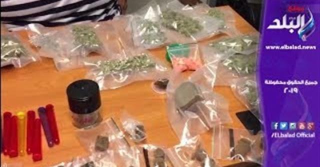 إحباط محاولة تهريب كوكتيل هيروين وحشيش وماريجوانا مع مهرب عربى.. فيديو