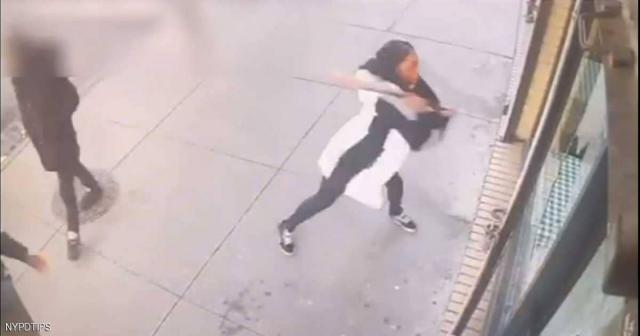 على طريقتها الخاصة.. امرأة تنتقم من مطعم خذلها