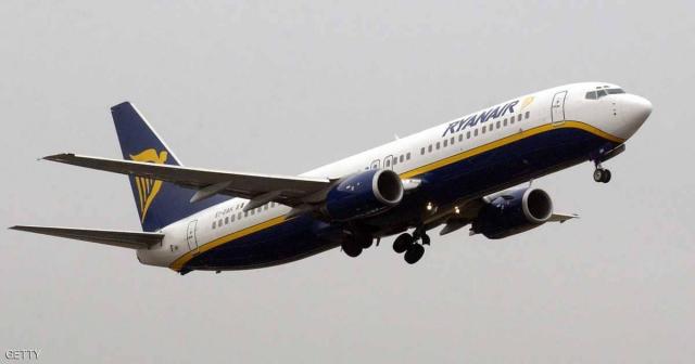 مناورة درامتيكية تنقذ طائرتين.. وتصيب راكبا بكسر خطير