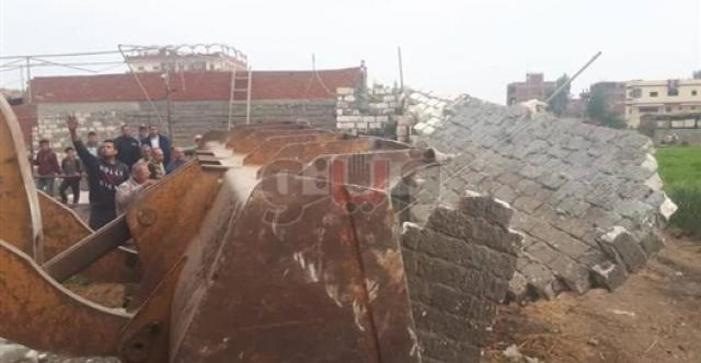 محافظ الغربية يتابع إزالة 42 حالة تعدٍ ومخالفة بناء