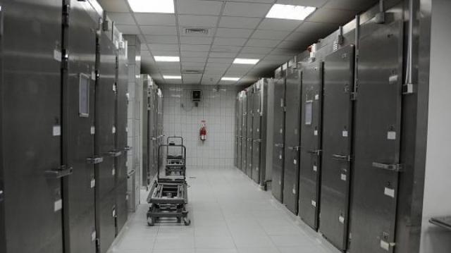 تشريح ودفن جثة سيدة وابنتها لقيا مصرعهما داخل شقتهما بدار السلام