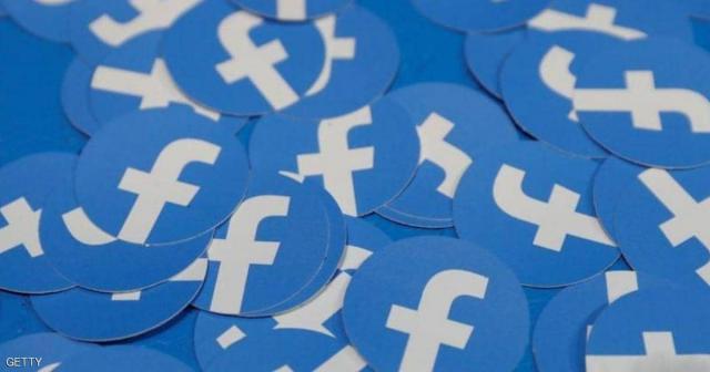 فيسبوك تحذف حسابات مشاهير مثيرة للجدل