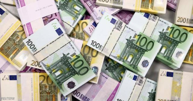 ترامب يستهدف اليورو ويعاود الهجوم على المركزي الأميركي