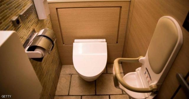اختراع غريب.. كرسي مرحاض يكشف أمراضك القلبية