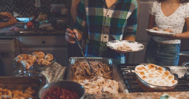 10 أطعمة.. ابتعد عنها بعد الثلاثين