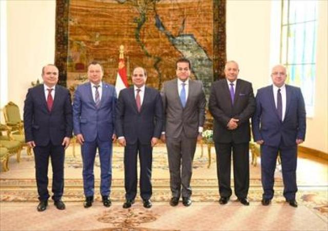 السيسي يستقبل وفدا من جامعة بوخارست