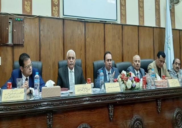 خلال الاجتماع