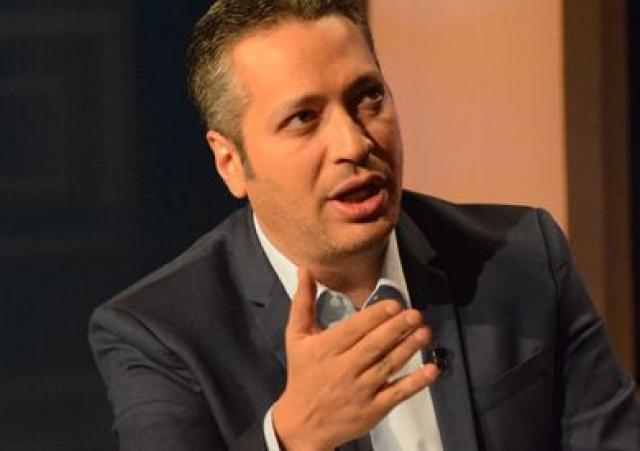 فيديو.. دموع تامر أمين تغلبه بعد كلمة نجل الشهيد وائل طاحون أمام الرئيس: في جمال كده