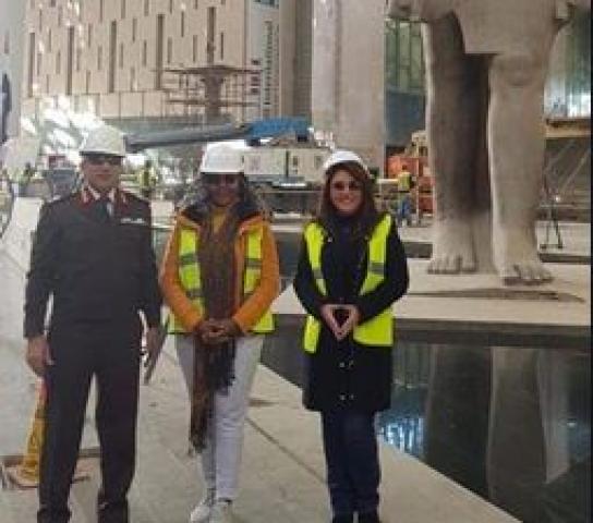 حفيدة نيلسون مانديلا تعرب عن انبهارها بالمتحف المصري الكبير