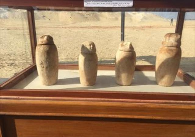 اكتشاف 16 مقبرة و20 تابوتا ومئات من تماثيل الأوشابتي بتونا الجبل في المنيا