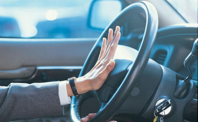 بلعبة ذكية.. مرور مومباى يسيطر على «كلاكسات» السائقين