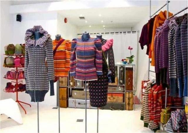 «معنديش هدوم ألبسها».. ماذا يجب على الرجل فعله لزوجته عند سماع تلك العبارة؟