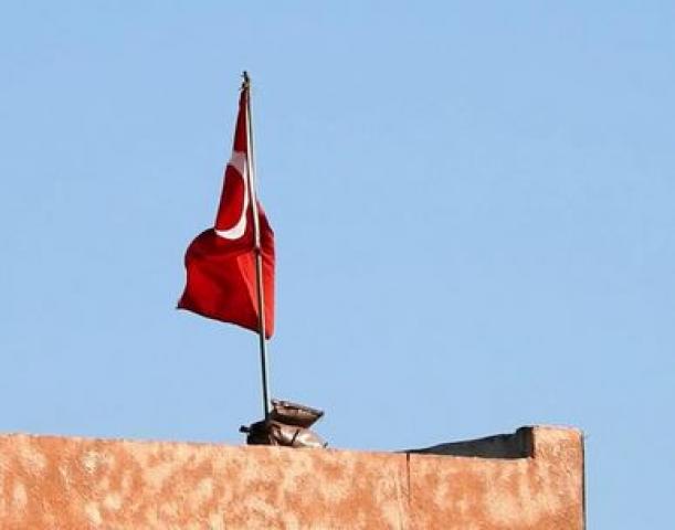 فيديو.. الجيش السوري يحاصر نقاط مراقبة تركية بريف إدلب