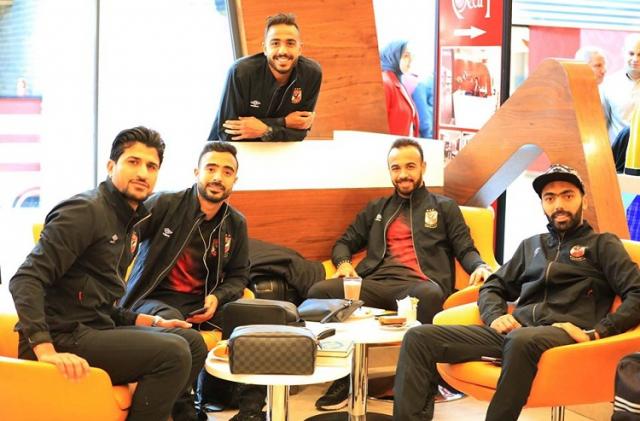 بعثة الأهلي تصل مطار أبو ظبي