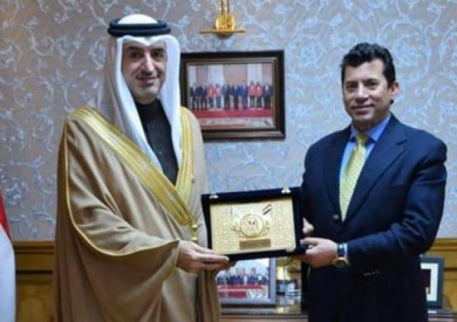 وزير الشباب والرياضة يبحث التعاون الثنائي مع سفير البحرين بالقاهرة