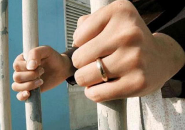 المشدد 10 سنوات لربة منزل بتهمة قتل رضيعها خنقا فى الأزبكية