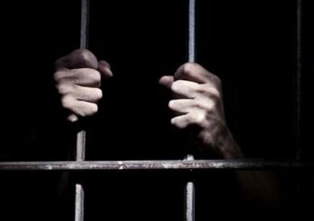 المشدد 3 سنوات لعامل في هتك عرض فتاة قاصر وتصويرها عارية