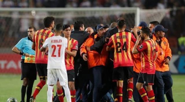 رسميا.. الكاف يوقع عقوبات قاسية على الترجي بسبب الزمالك