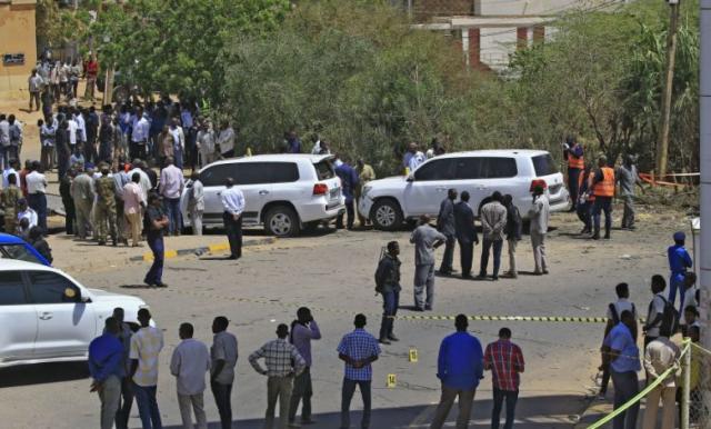 الشرطة السودانية: موكب حمدوك تم استهدافه بعبوة متفجرة تزن 750 جراما