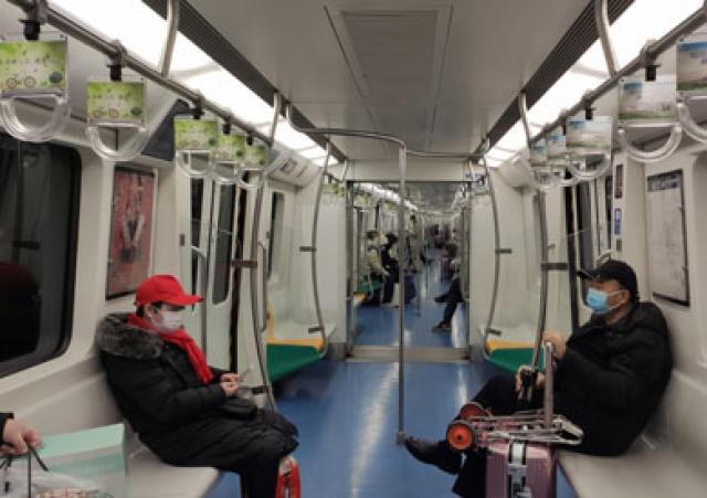 الصين: لا إصابات محلية بكورونا وإعادة فتح خطوط مترو أمام العامة