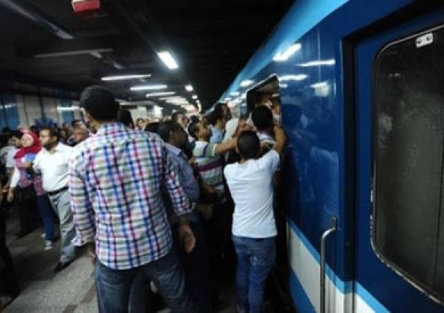 «دي حقيقة».. كامل الوزير يؤكد حدوث تكدس في المترو باليوم الأول من حظر التجول