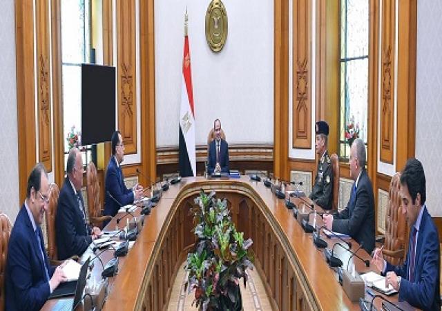 الرئاسة تعلن تفاصيل لقاء السيسي بمدبولي ووزراء الدفاع والخارجية والري ورئيس المخابرات