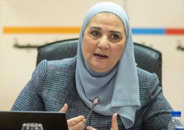 فيديو.. وزيرة التضامن الاجتماعي: نقل ماكينات صرف آلي للمدارس ومراكز الشباب