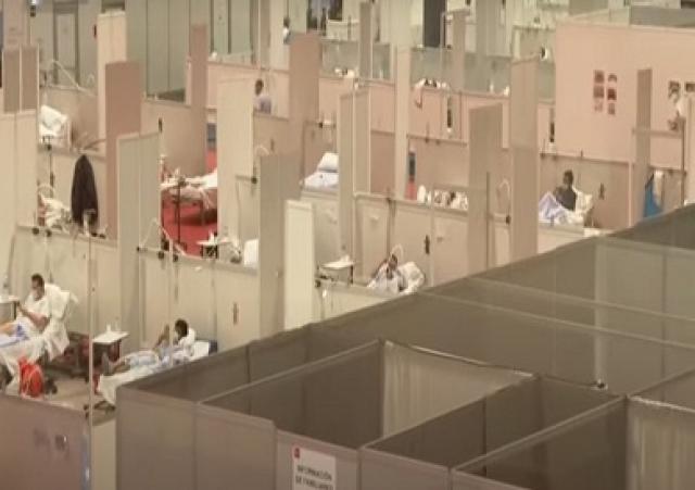 بالفيديو.. مشاهد من داخل أكبر مستشفى ميداني لمرضى كورونا في العالم