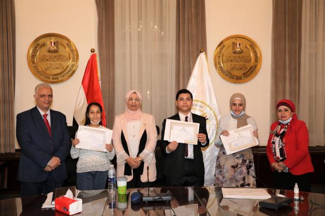 خلال التكريم