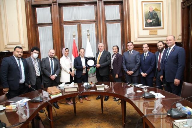 وزير الزراعة خلال استقبال أعضاء التنسيقية