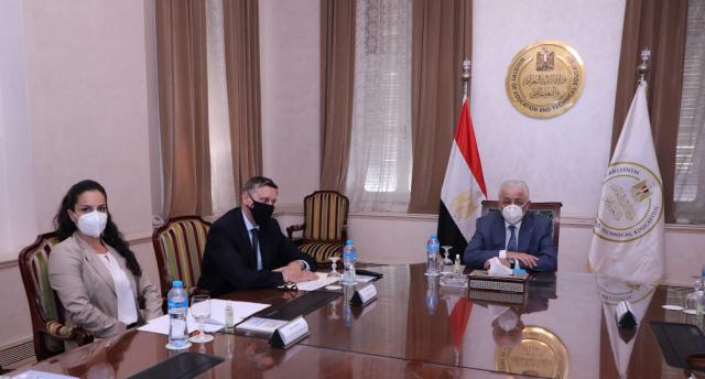 وزير التعليم مع السفير الألمانى بالقاهرة