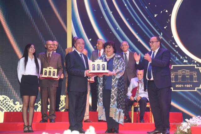 وزيرة الثقافة ومحافظ الإسكندرية