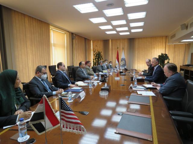 وزيرالمالية مع السفير الأمريكي