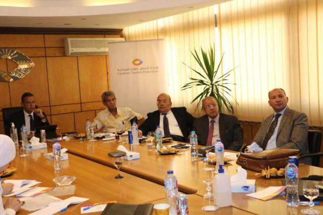 خلال الاجتماع