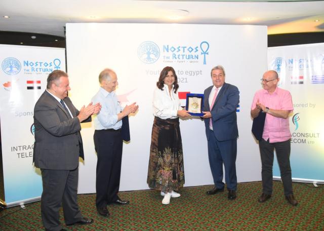 خلال التكريم