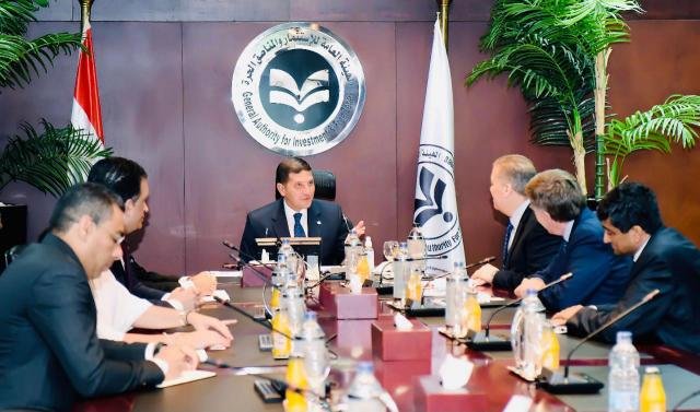 خلال الاجتماع