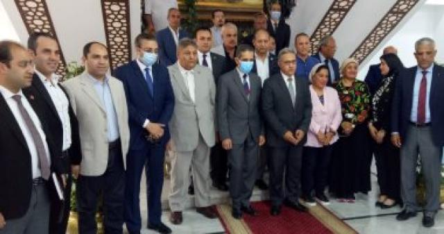 لجنة التنمية المحلية خلال زيارة المحافظة