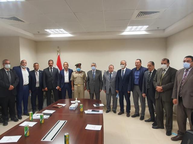 خلال توقيع العقد