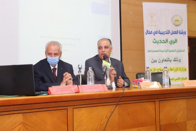 خلال الندوة