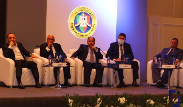 وزير المالية خلال اللقاء