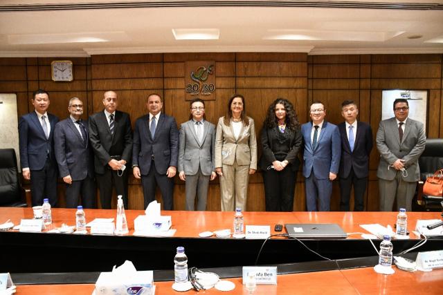 وزيرة التخطيط خلال الاجتماع