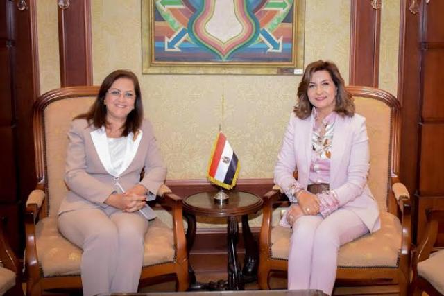 خلال الاجتماع