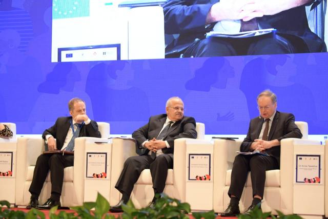 خلال اللقاء