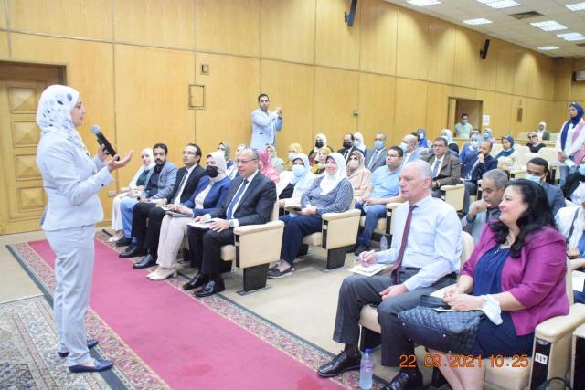 خلال الندوة