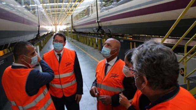 وزير النقل خلال زيارته إلى أسبانيا