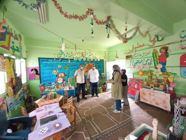 الدكتور محمود الفولى يتفقد المدارس