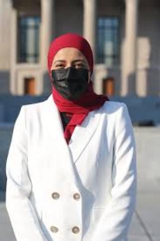 الطالبة بيان جلال