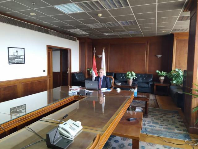 وزير الرى خلال الاجتماع